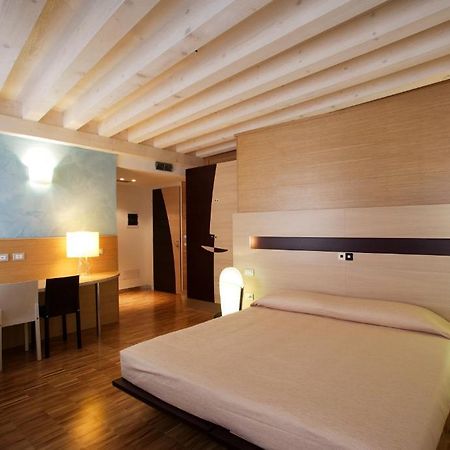 Allegria Údine Habitación foto